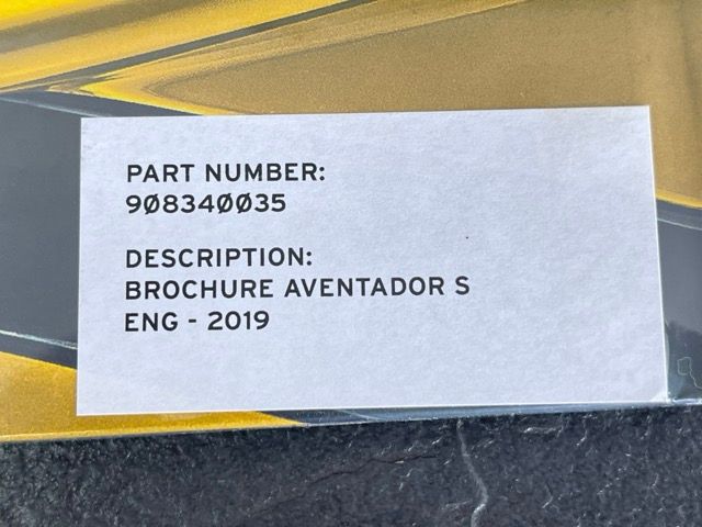 ランボルギーニ アヴェンタドール S カタログ 【新品未開封