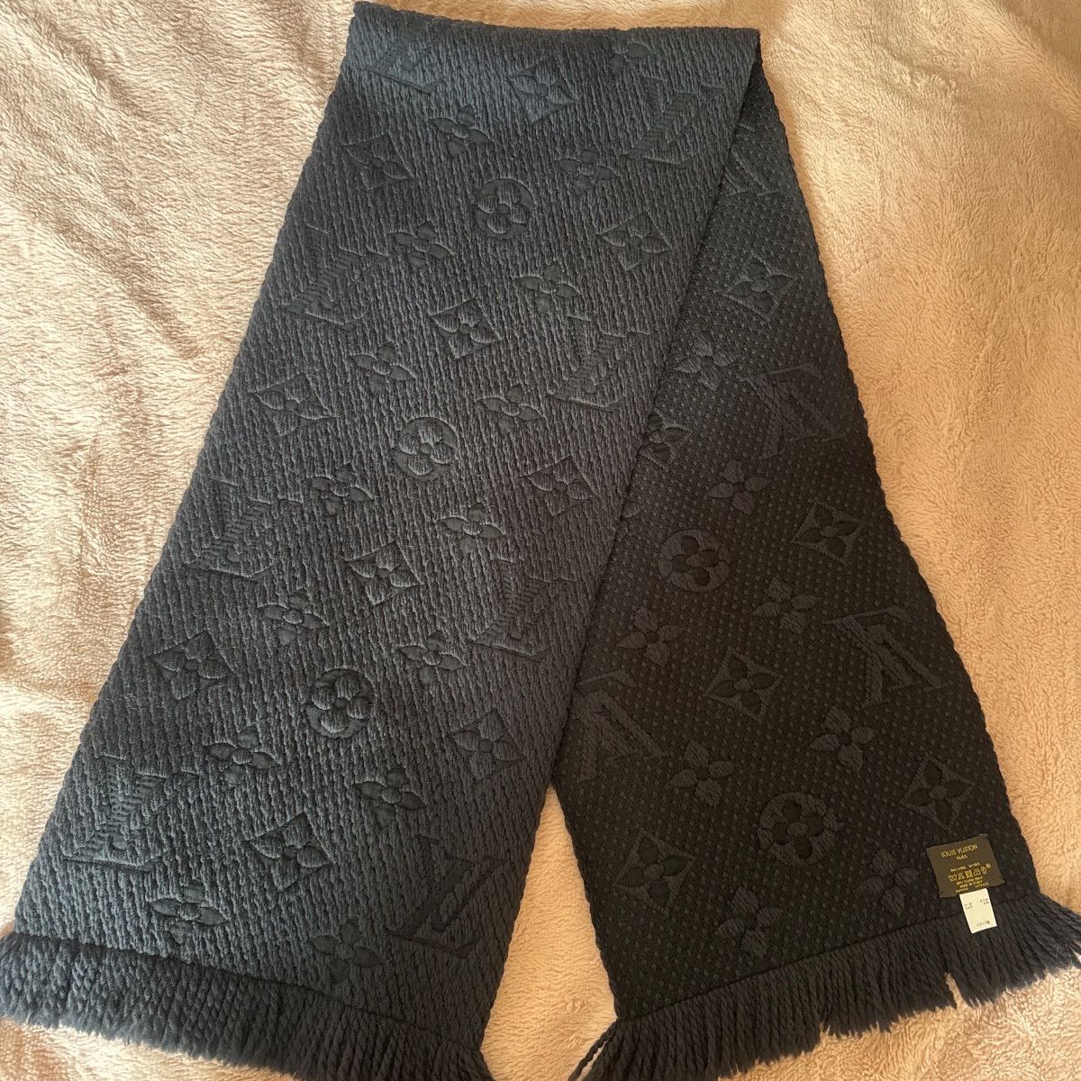 ルイヴィトン エシャルプ ロゴマニア マフラー ノワール ブラック M72431