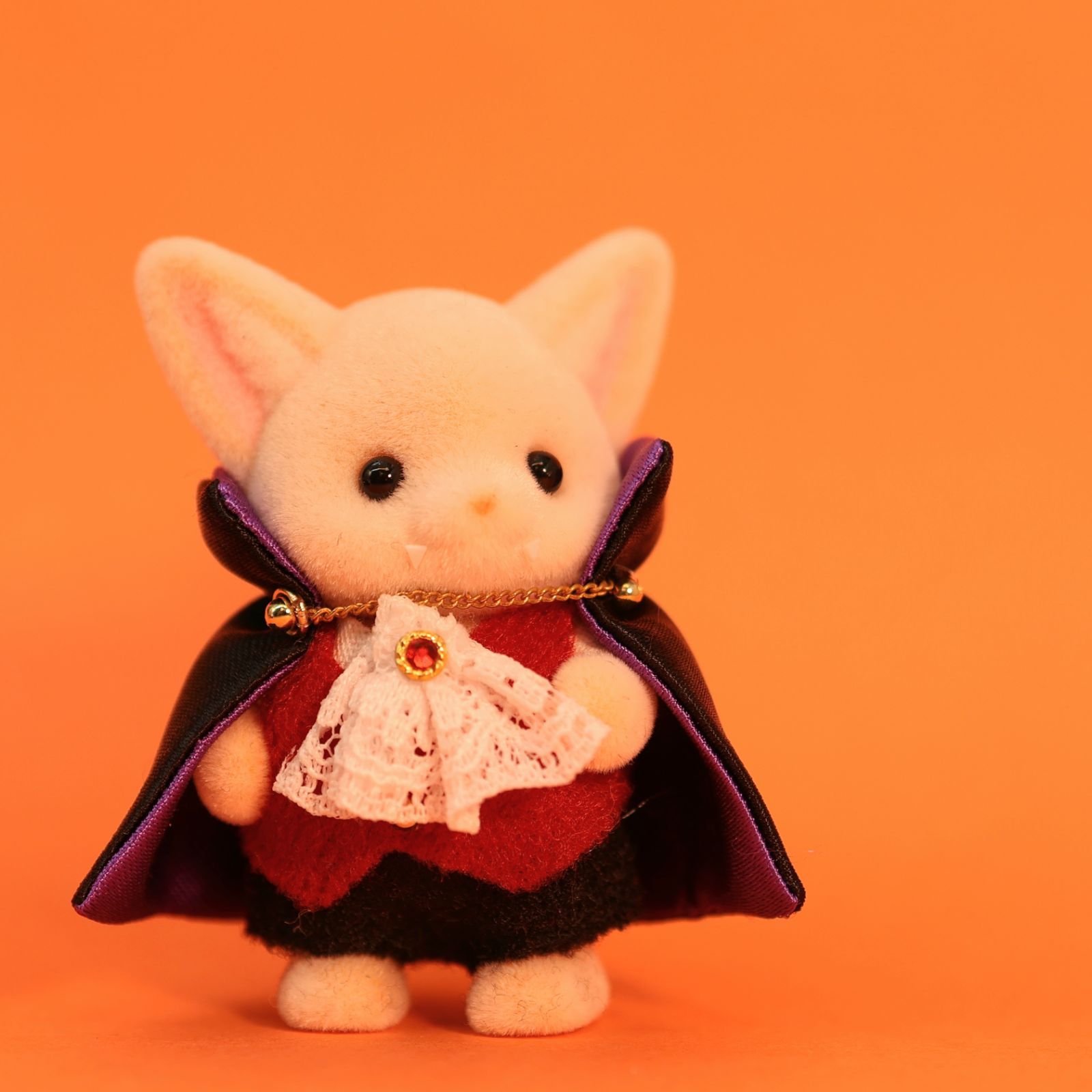 みおん。シルバニアファミリー　赤ちゃん　ドラキュラ　スーツ シルバニアファミリー なりきりハロウィンコスチューム