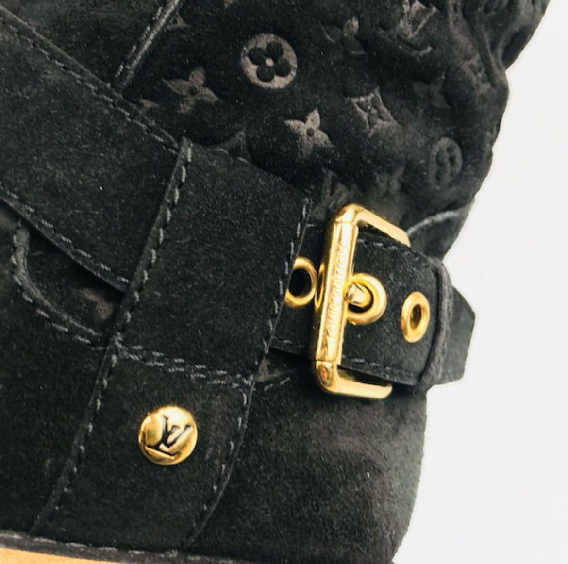 LOUIS VUITTON☆ルイヴィトン・レディース スエードレザー エンボス