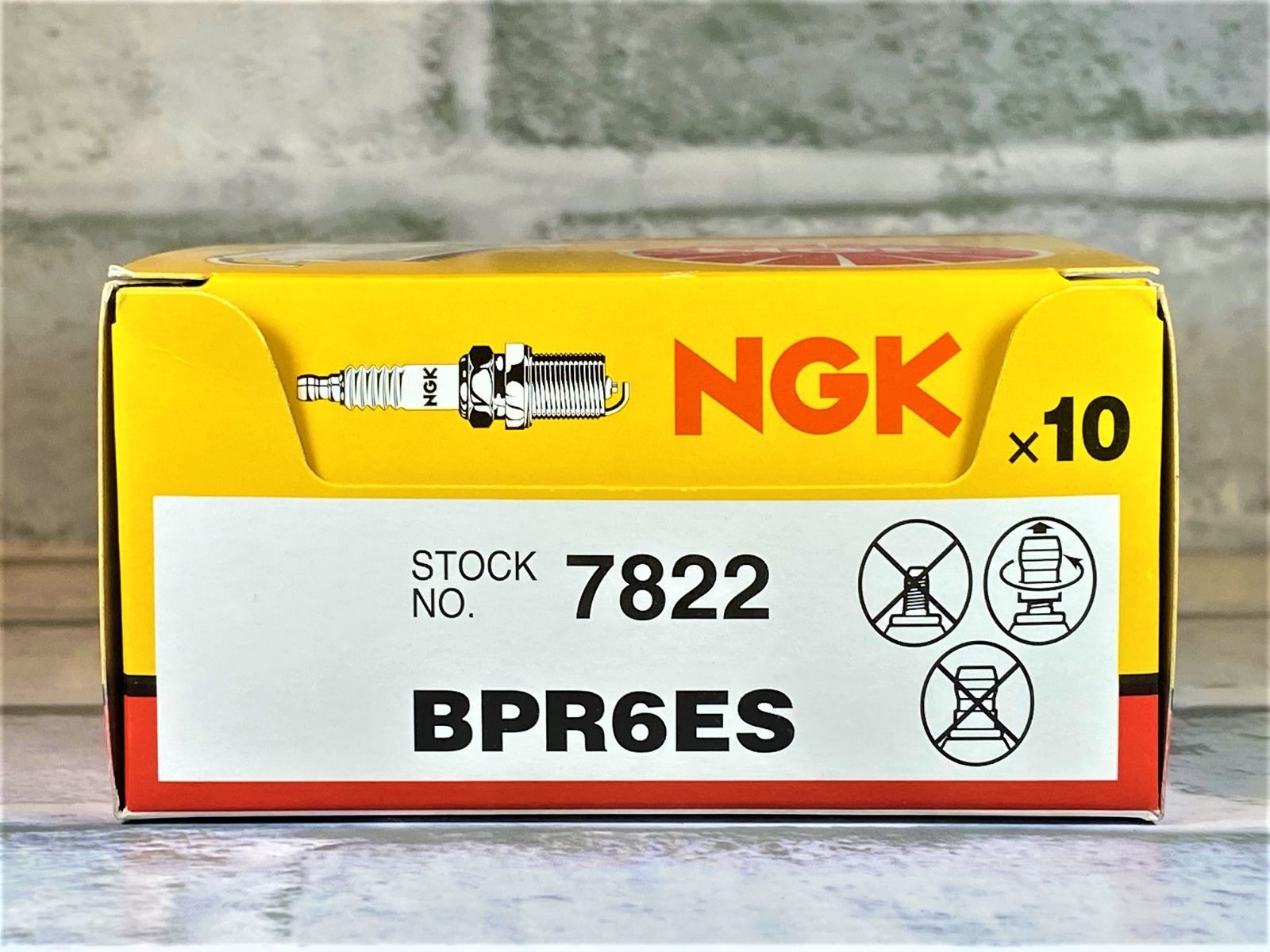 ＮＧＫ　ＢＰＲ６ＥＳ　４本セット　モトグッチ　カリフォルニアＥＶ８０　適合　新品！