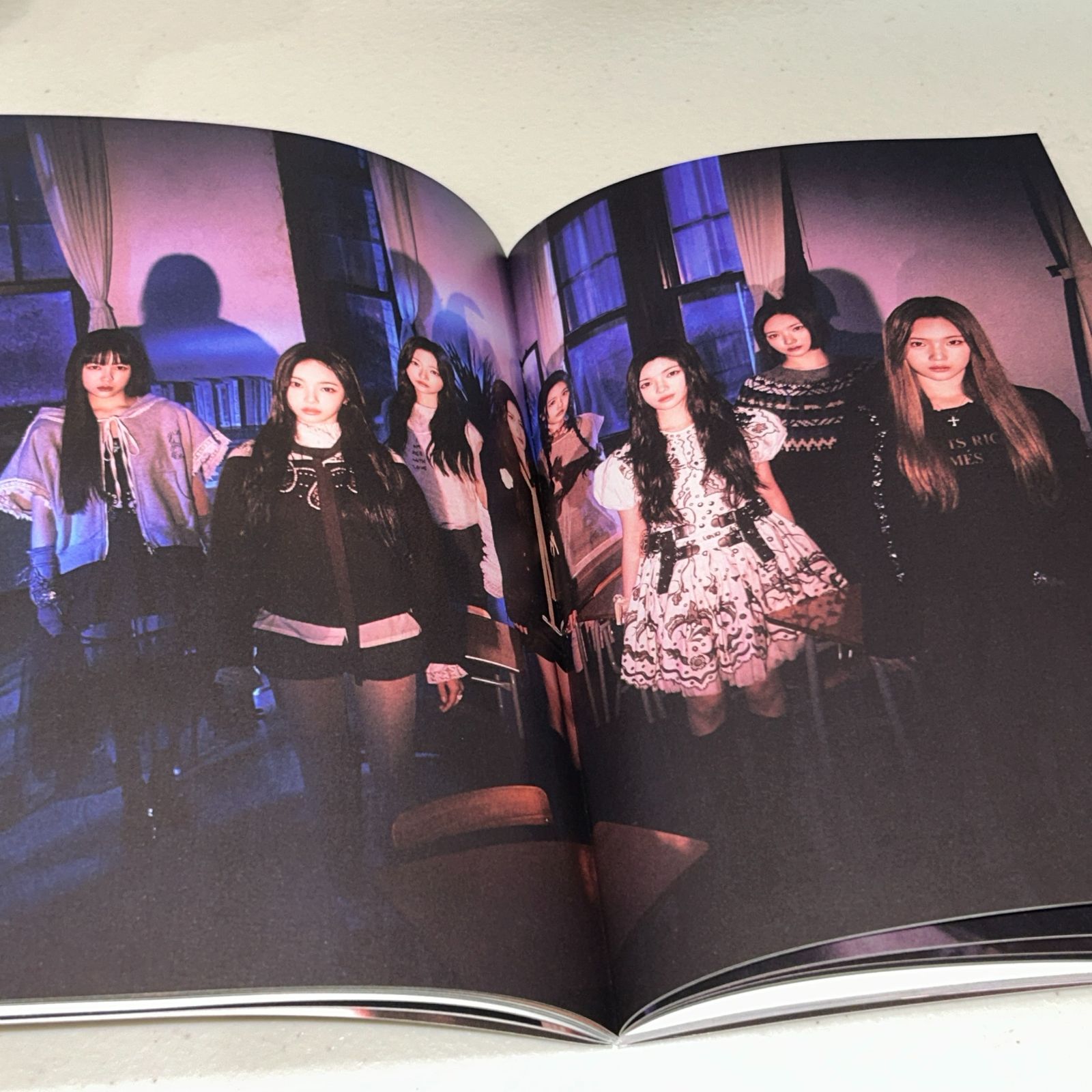 Hearts2Hearts 直筆サイン「The Chase」Photobook ver. - メルカリ