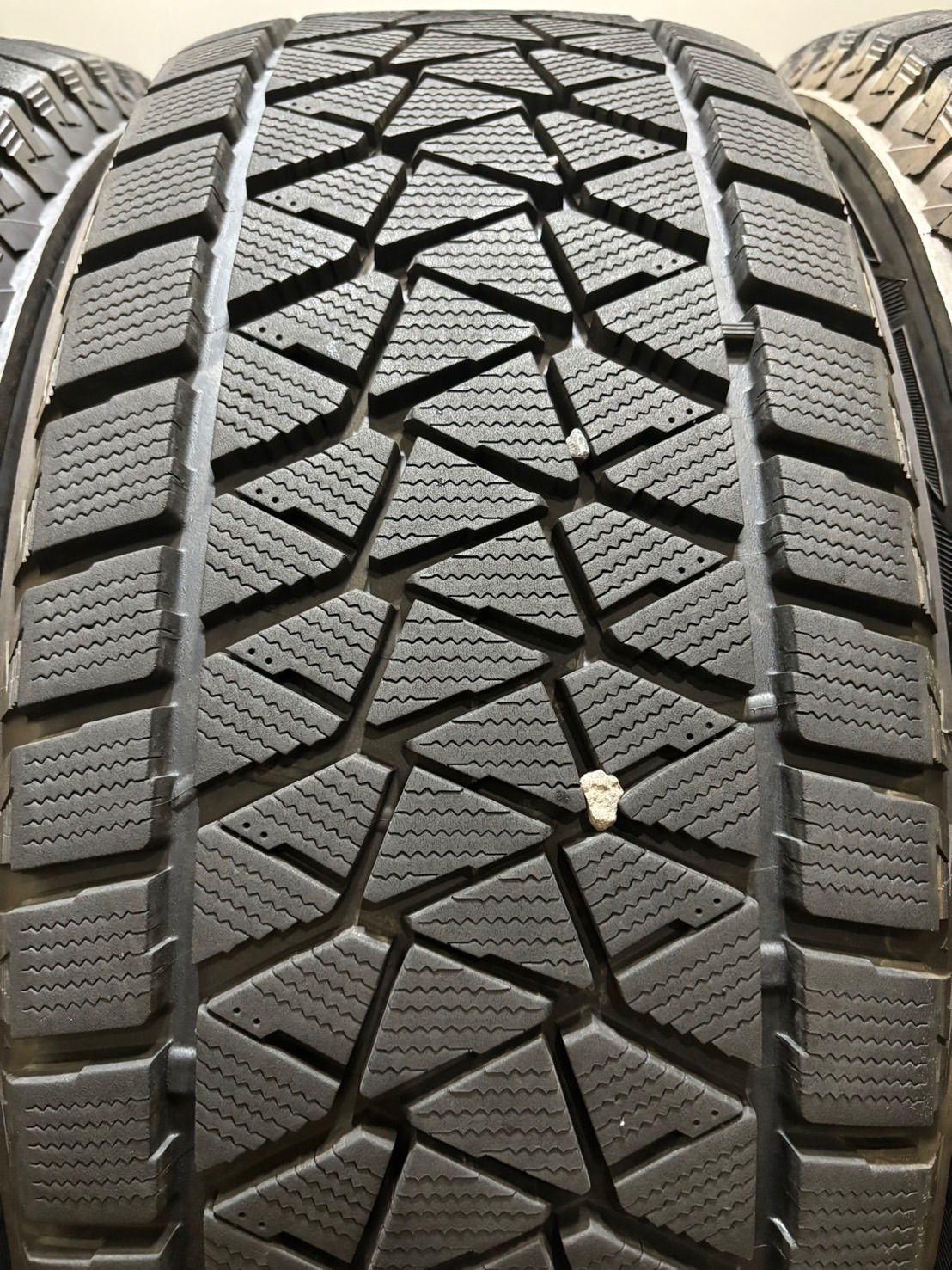 ★265/60R18 BRIDGESTONE/DM-V2 18年製 スタッドレス 4本 ブリヂストン ブリザック ランクル プラド ハイラックス Gクラス (南8-G561)