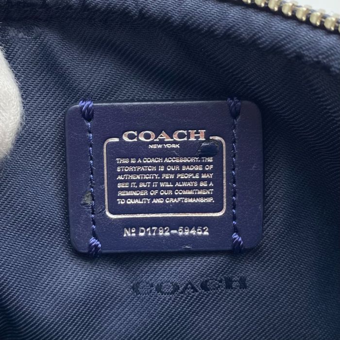 スタッズ レザー