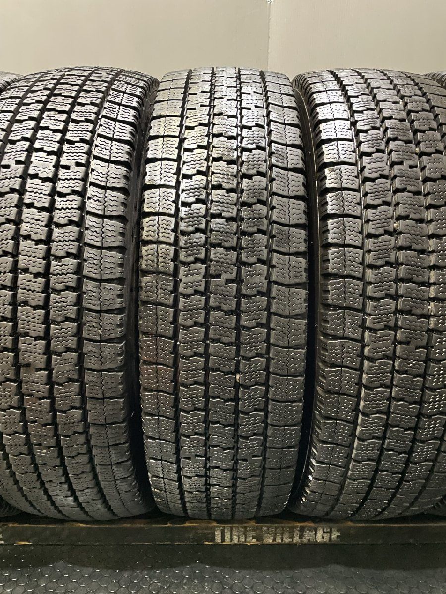 TOYO DELVEX M935 205/70R17.5 115/113N LT 17.5インチ ライトトラック