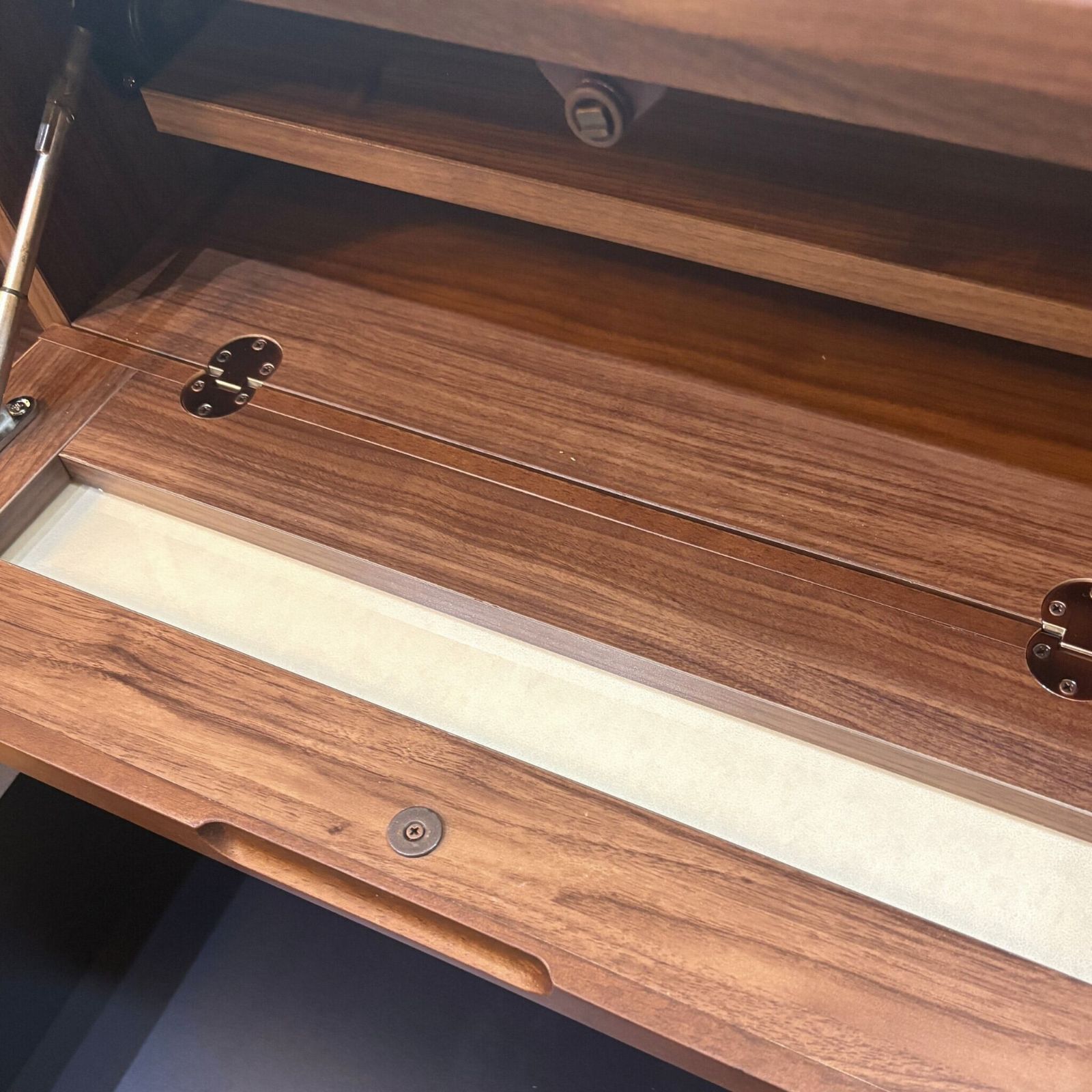 【激安大特価！】 ルーバーデザイン サイドボード 120幅 ヴィンテージ風の Arrivo SELECT  新作大流行中！