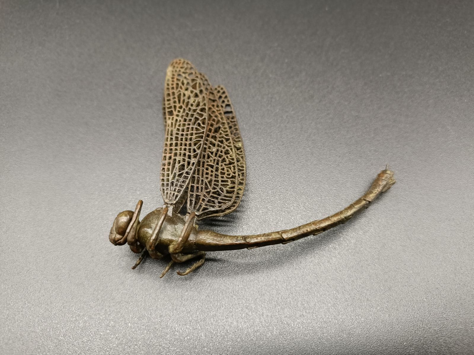 銅製置物　勝虫　蜻蛉　トンボ　関節可動　金工品　茶道具　インテリア置物