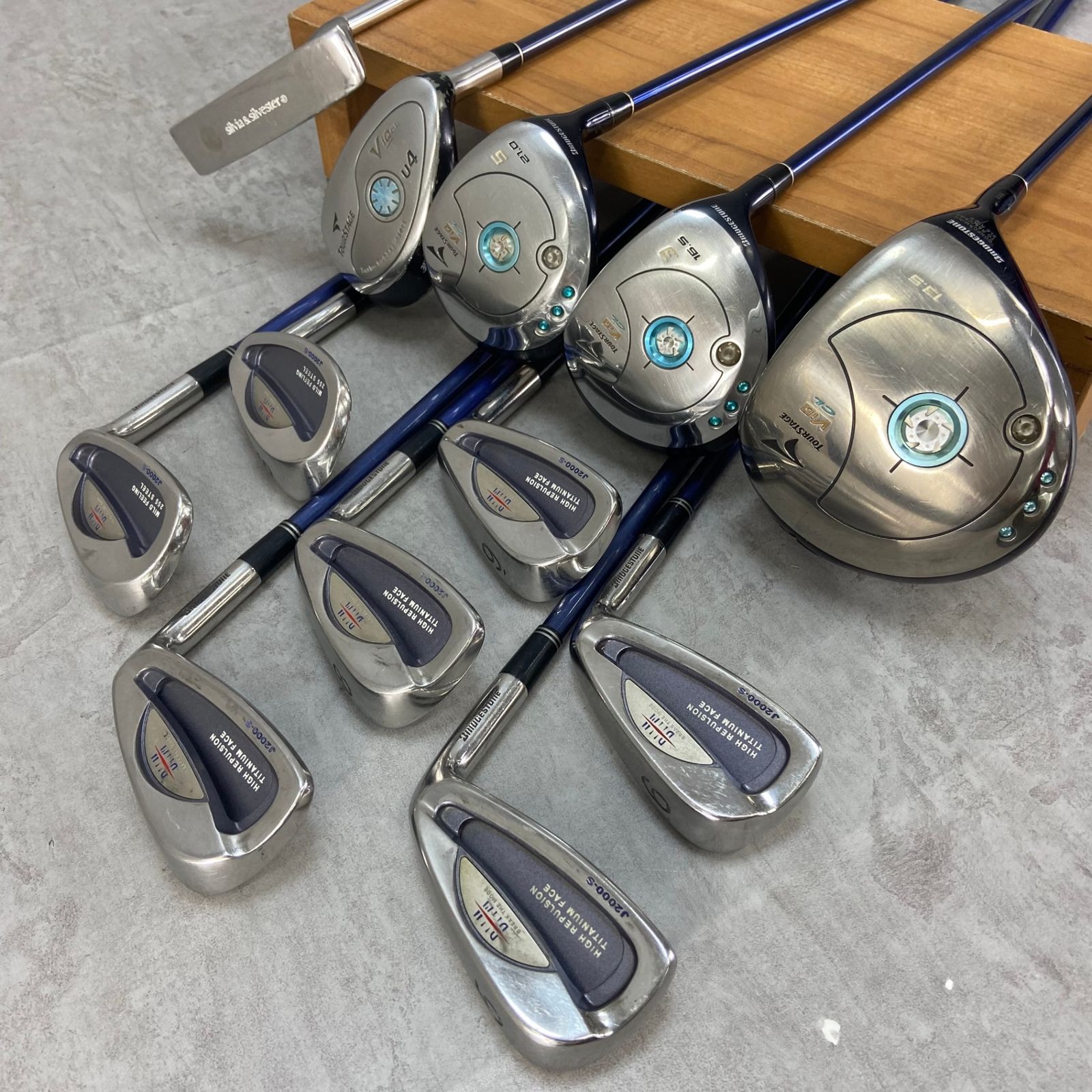 プロギア ゼクシオ レディースゴルフ12本セット カーボン 右利 初心者