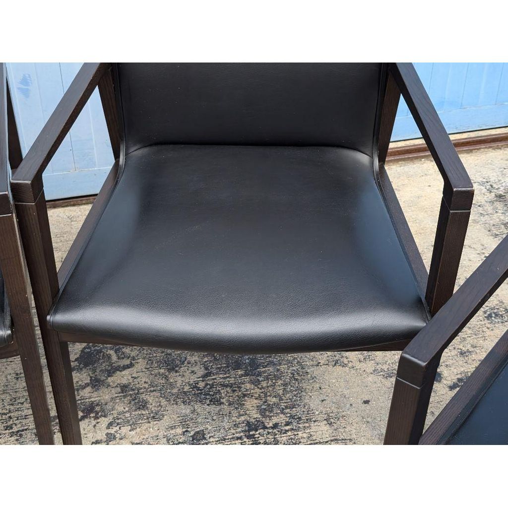 高級家具　 カリモク　アームチェア　ブラックレザー　CS64モデル　NHS 高級家具 カリモク アームチェア ブラックレザー CS64モデル NHS