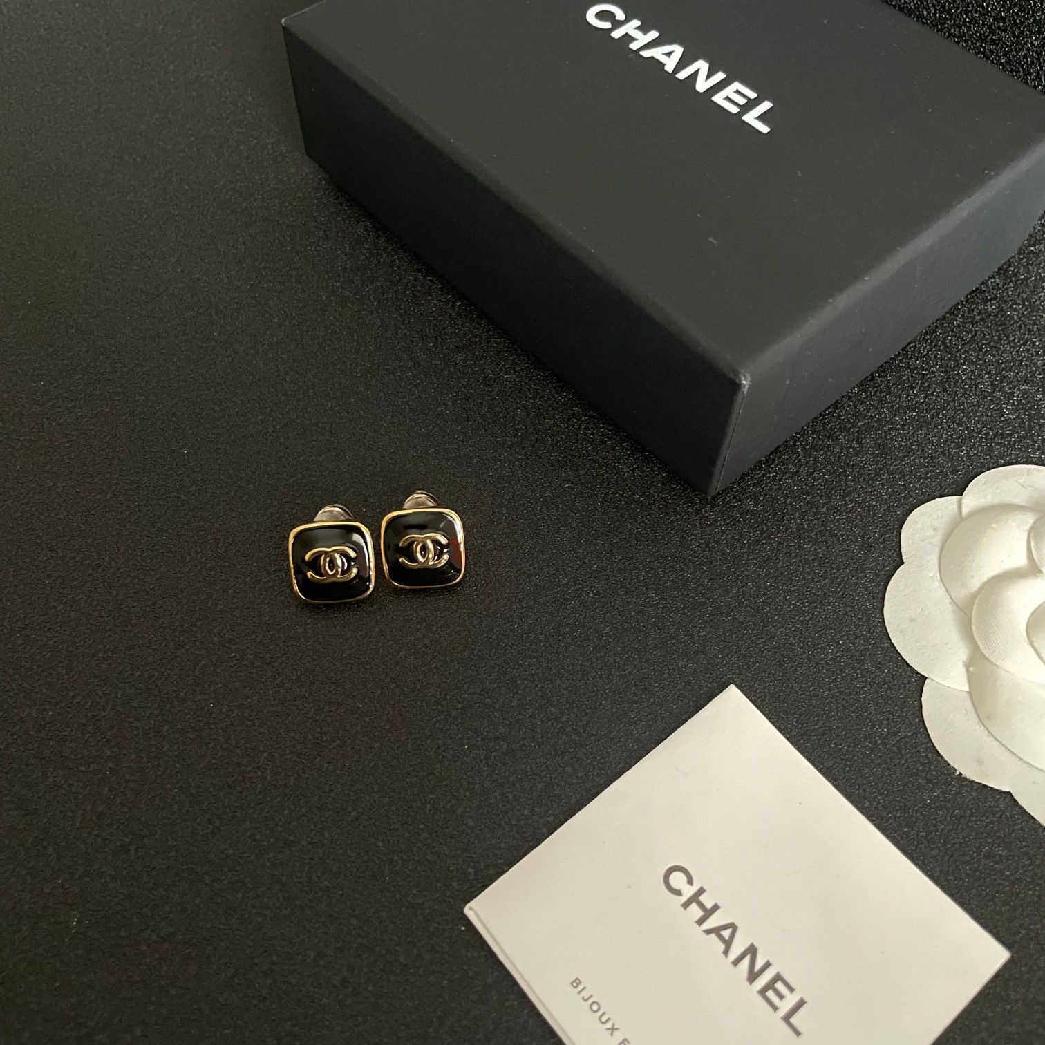 今日特価】CHANEL ヴィンテージ イヤリング - メルカリ