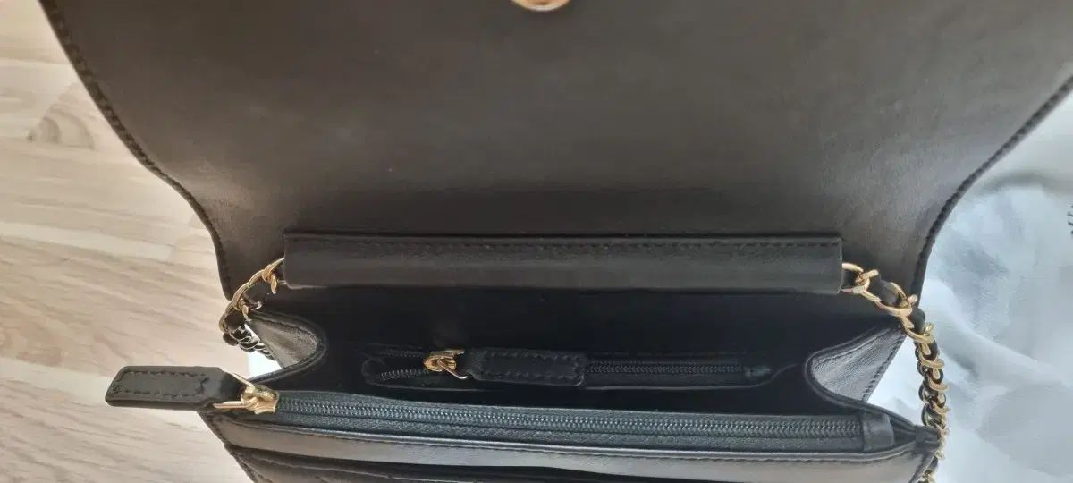 ルイカトーズ チェーンバッグ