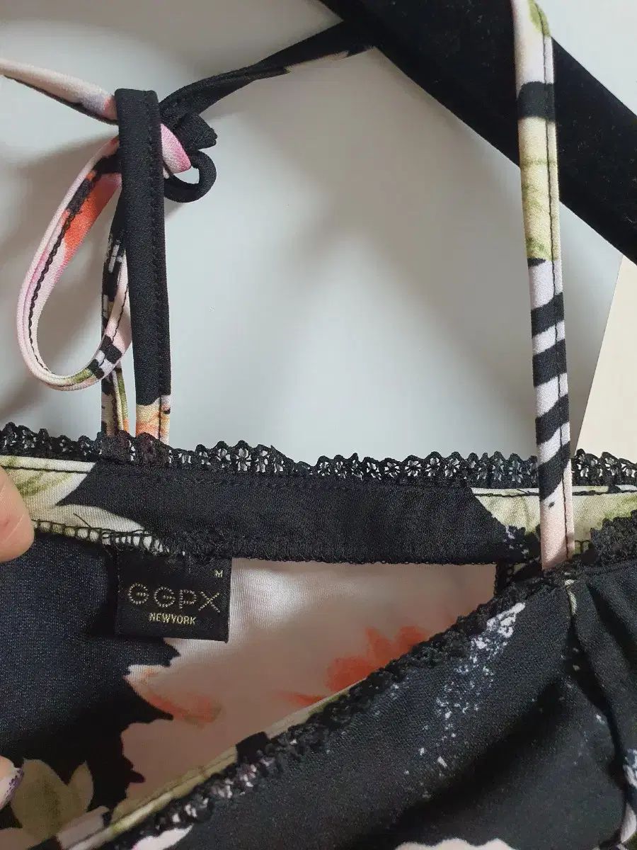 チューブトップ