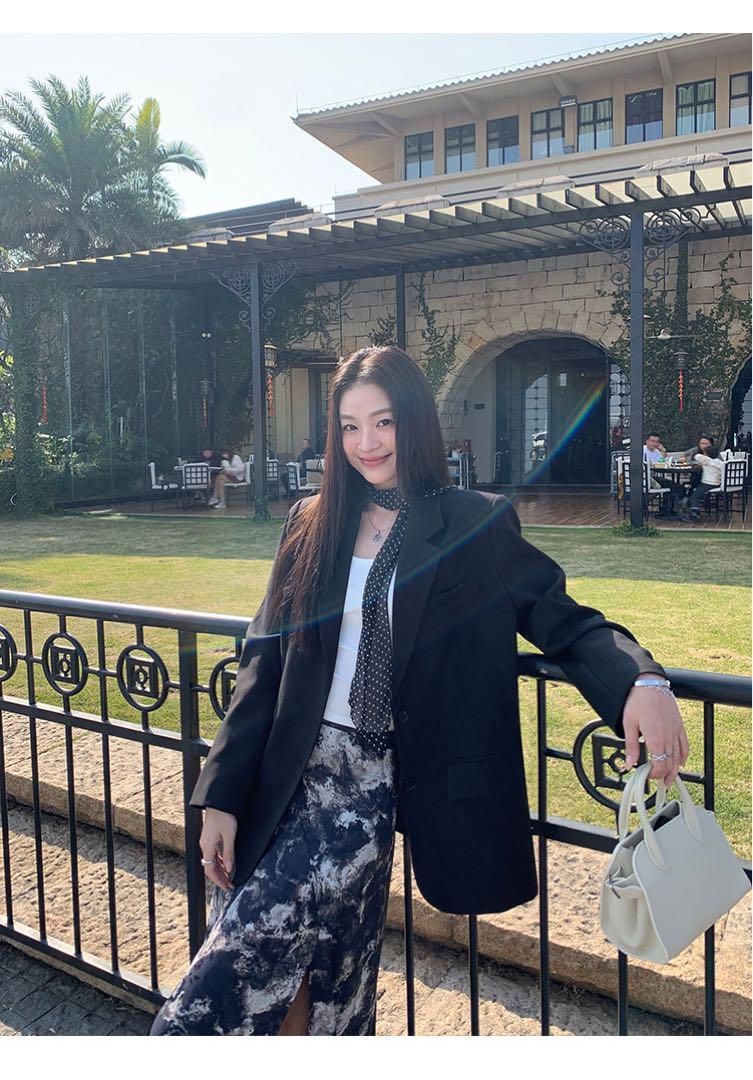 春のお出かけにぴったり♪花柄×スリットロングスカート