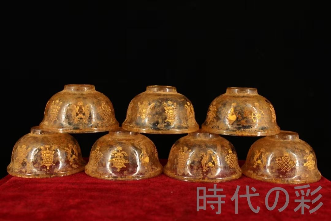 中国古美術 西蔵 古寺結縁 清代 老水晶 彫刻 吉祥八宝 描金 供水碗 浄水碗 一套 唐物 細工 古賞物 置物 時代物 収集 古美味 旧家蔵出 仏具 R07100312