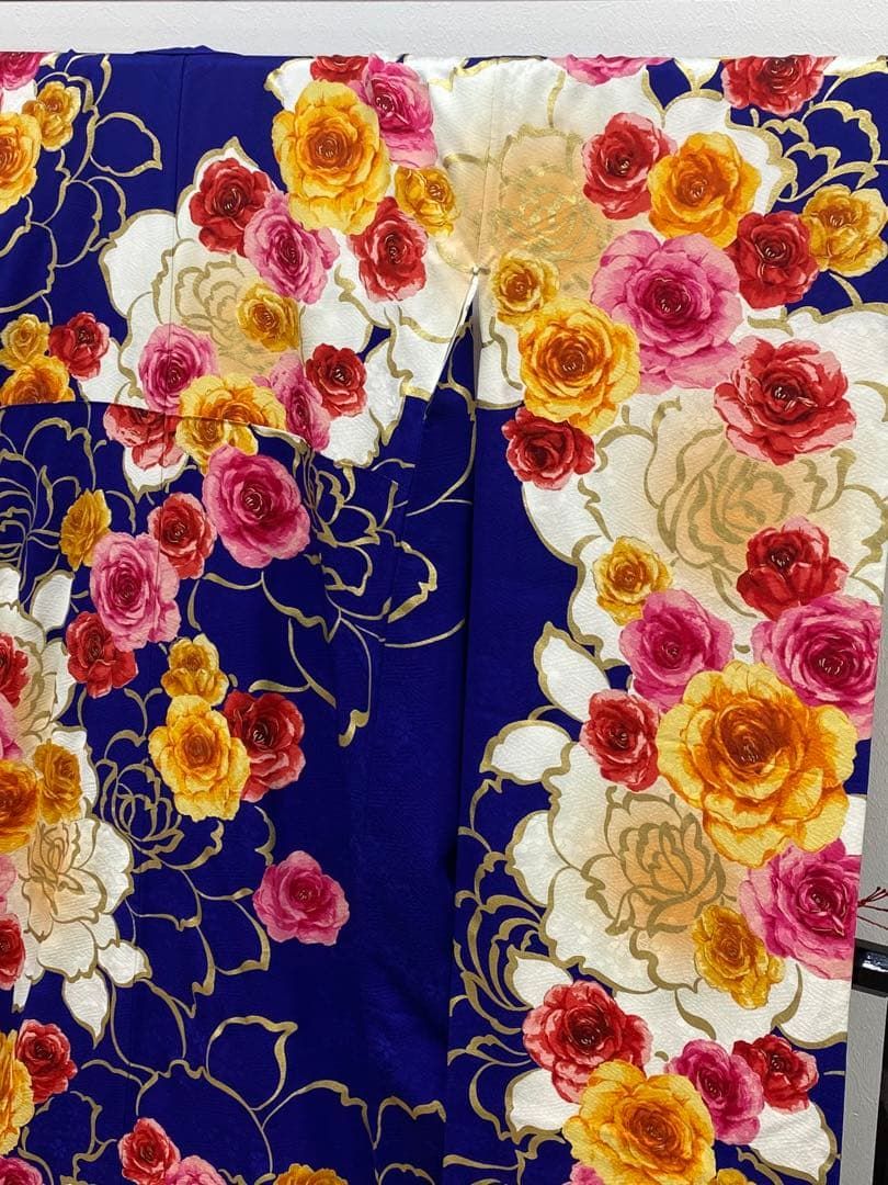 振袖 豪華 刺繍 金彩 紋意匠 大輪 薔薇 身丈171cm パールトーン加工済