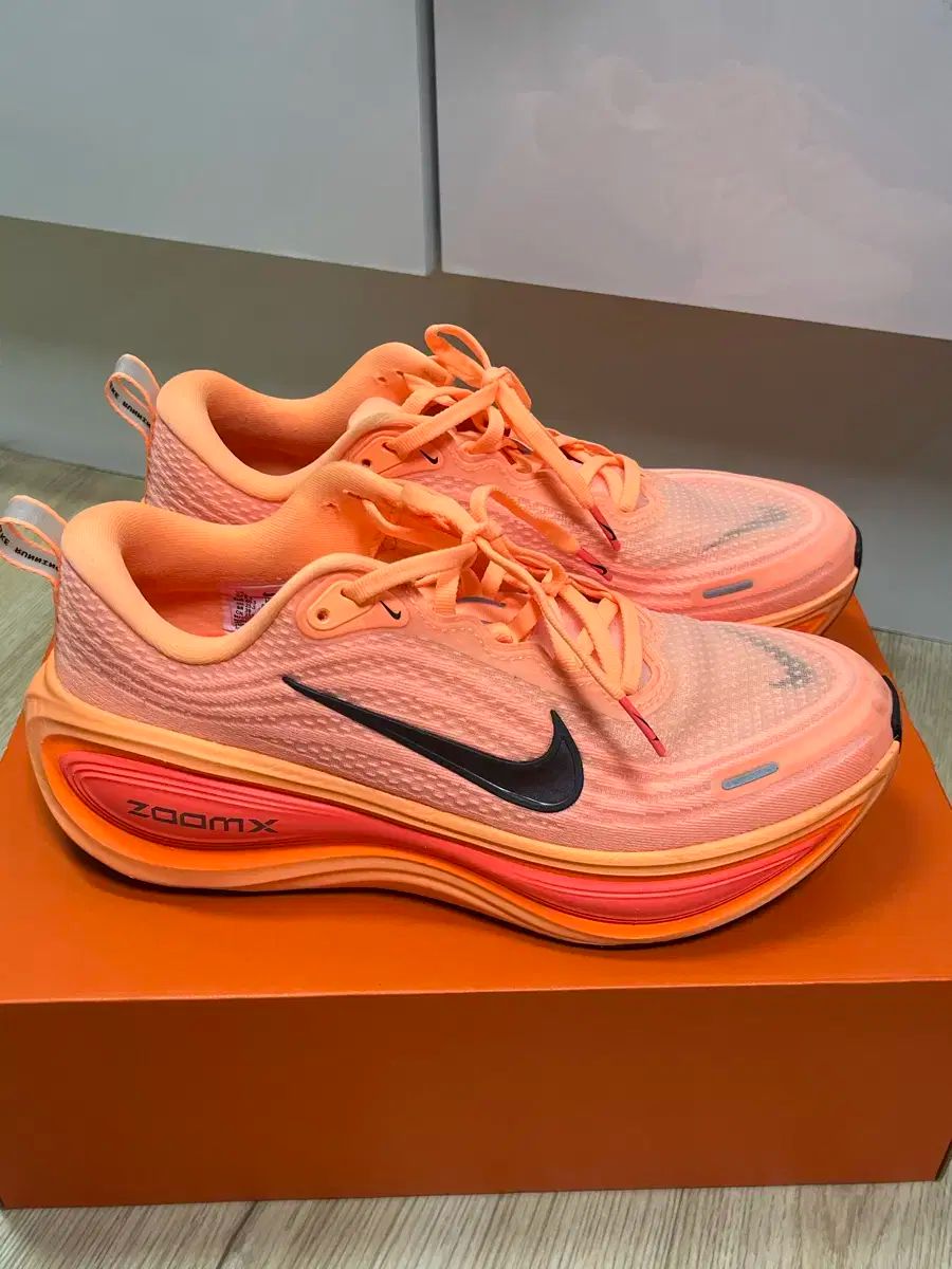 ナイキ ボメロ PLUS ランニングシューズ OLIVEOS_COM_TR