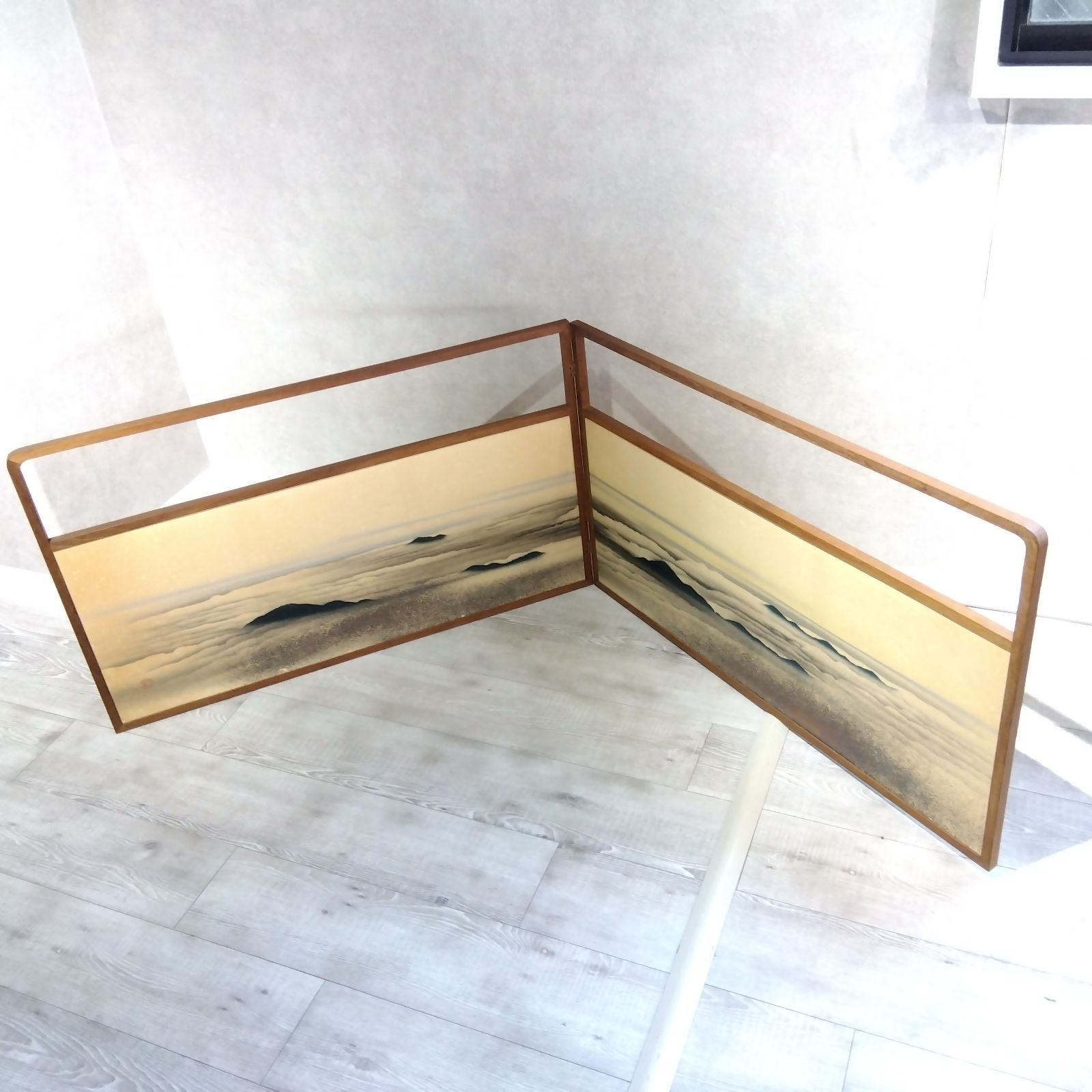 茶道具 風炉先屏風［二曲屏風 　山水図］肉筆 美品！送料込み 茶道具 風炉先屏風 風炉先 2尺4寸 片落し 黒塗枠 裏白 利休梅
