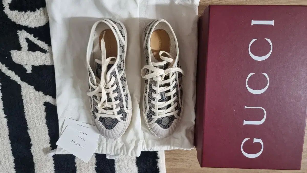 GUCCI グッチ スニーカーズ
