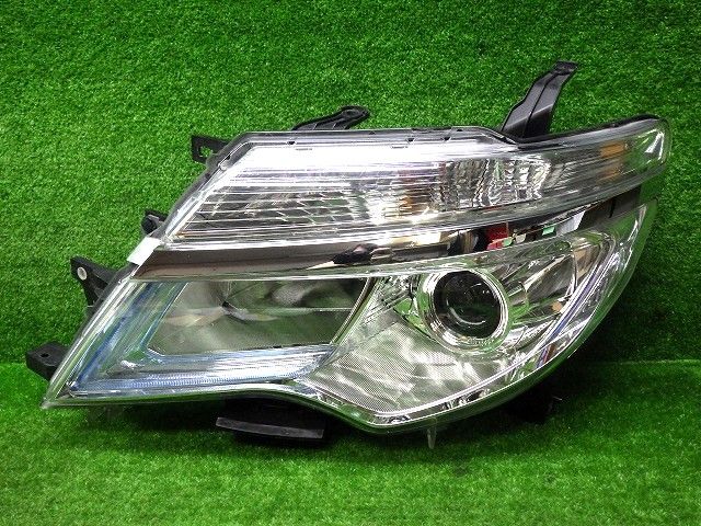キレイ 日産 C26/FNC26 セレナ 後期 左ヘッドライト LED 100