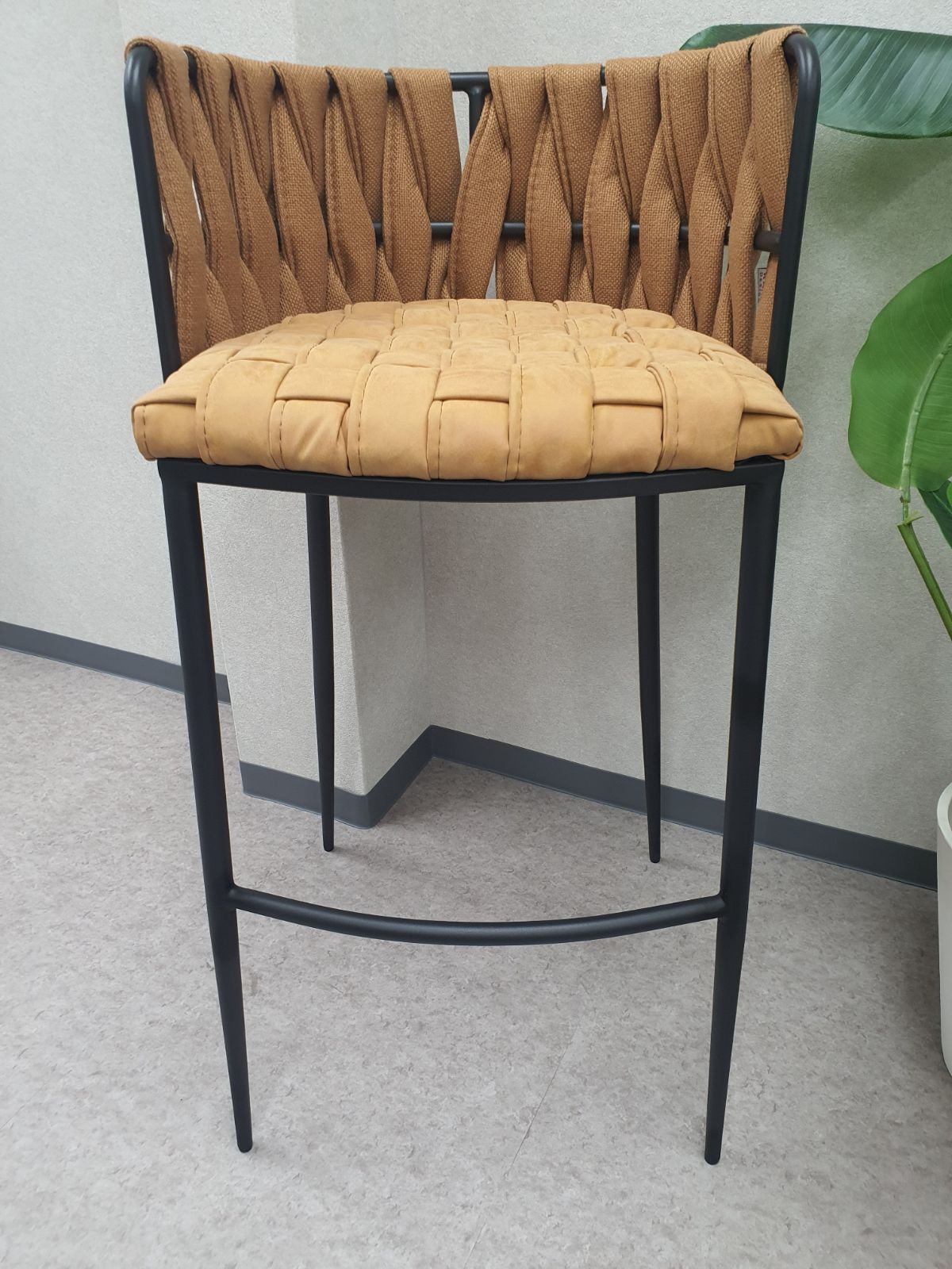 KAREチェリオイエローバースツール