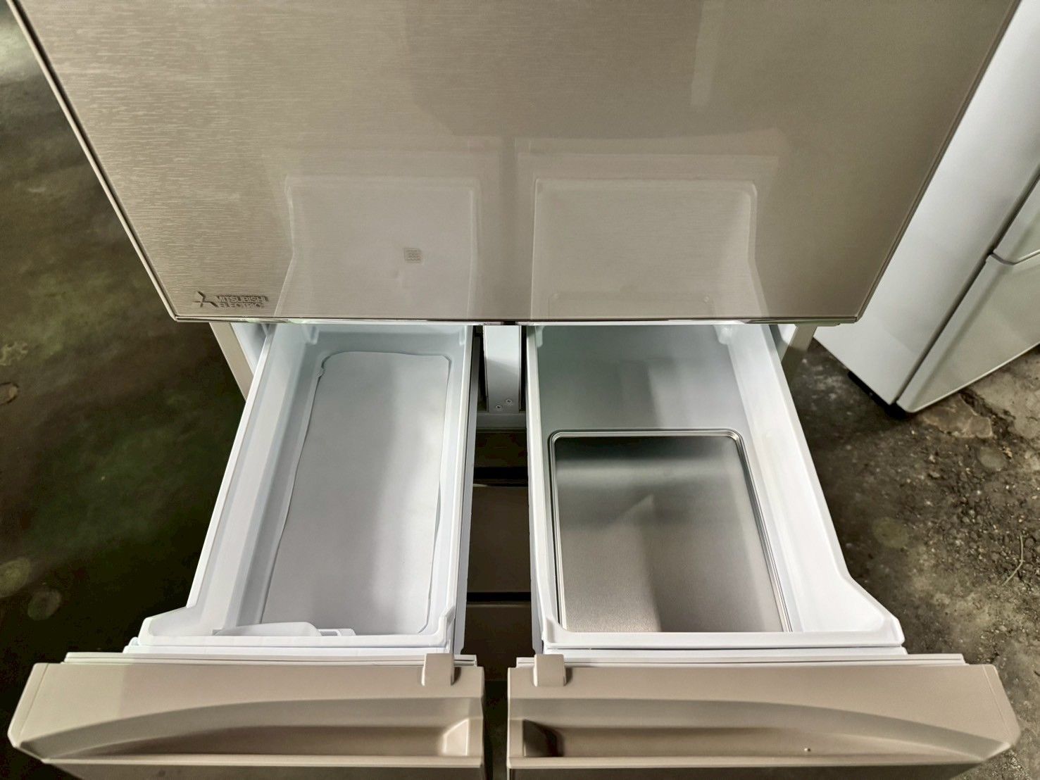 大阪送料無料☆3か月保障付き☆冷蔵庫☆三菱☆5ドア