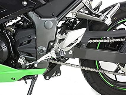 ハリケーン(HURRICANE) ステップオフセットプレートブラック NINJA250