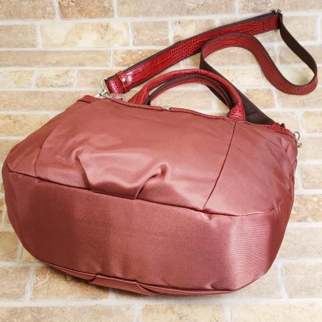 CHIKO　IBIZA ショルダーバッグ レッド レザーコンビ 未使用 イビザ IBIZA ☆ 型押しレザー ナイロンコンビ 2WAY