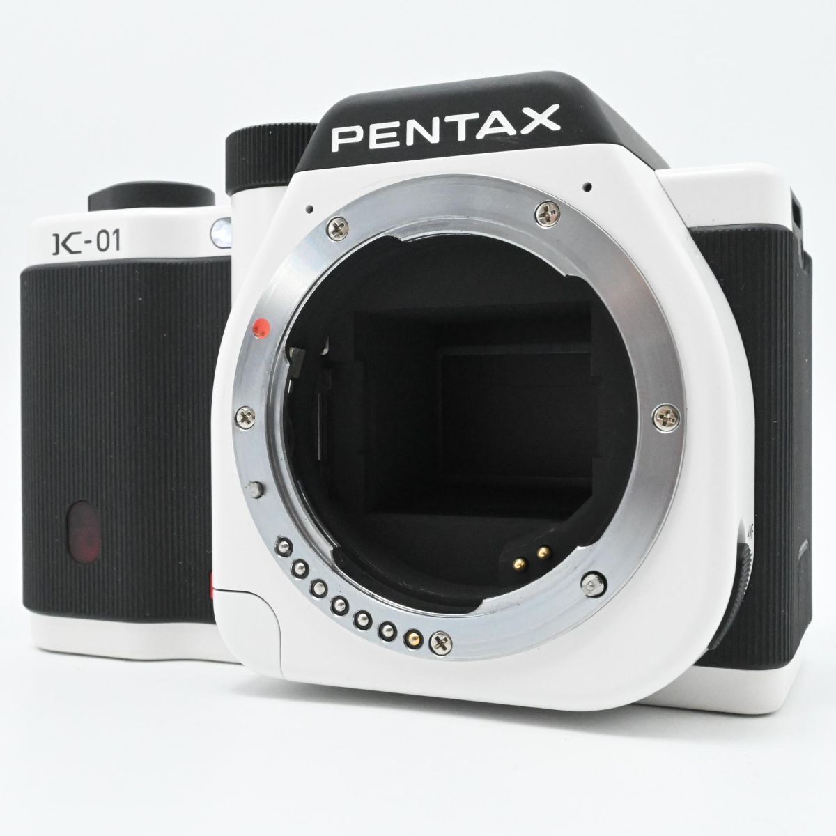 PENTAX デジタル一眼カメラ K-01 ボディ ホワイト/ブラック K-01BODY WH/BK - メルカリ