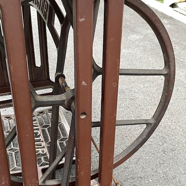 ビンテージ ダイニングテーブル ビクターミシン台 古材 ワークデスク