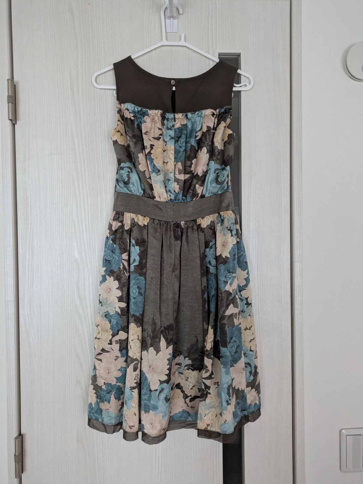 極美品☆エムズグレイシー　花柄ノースリーブワンピース　フレア　Mサイズ M'S GRACY - 美品☆エムズグレイシー M'SGRACY ワンピース