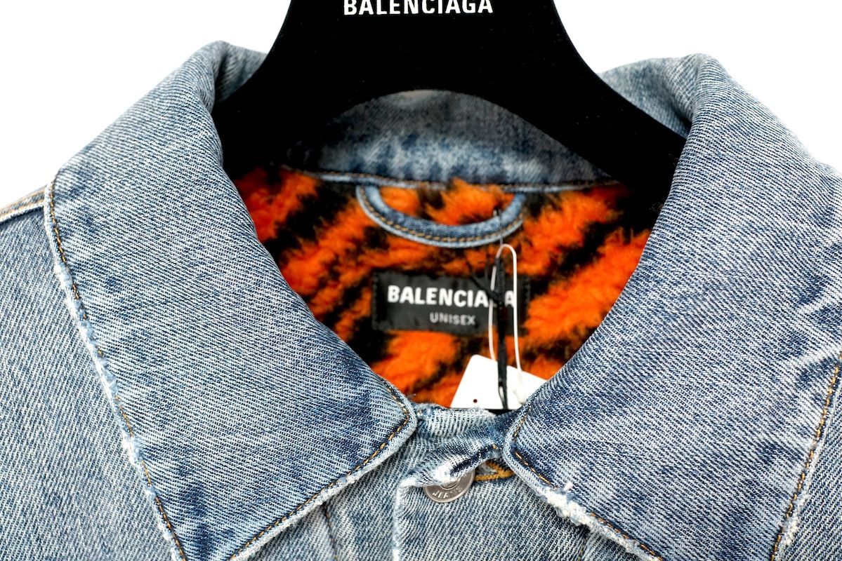 BALENCIAGA バレンシアガ Blue Year of The Tiger Padded Denim Jacket