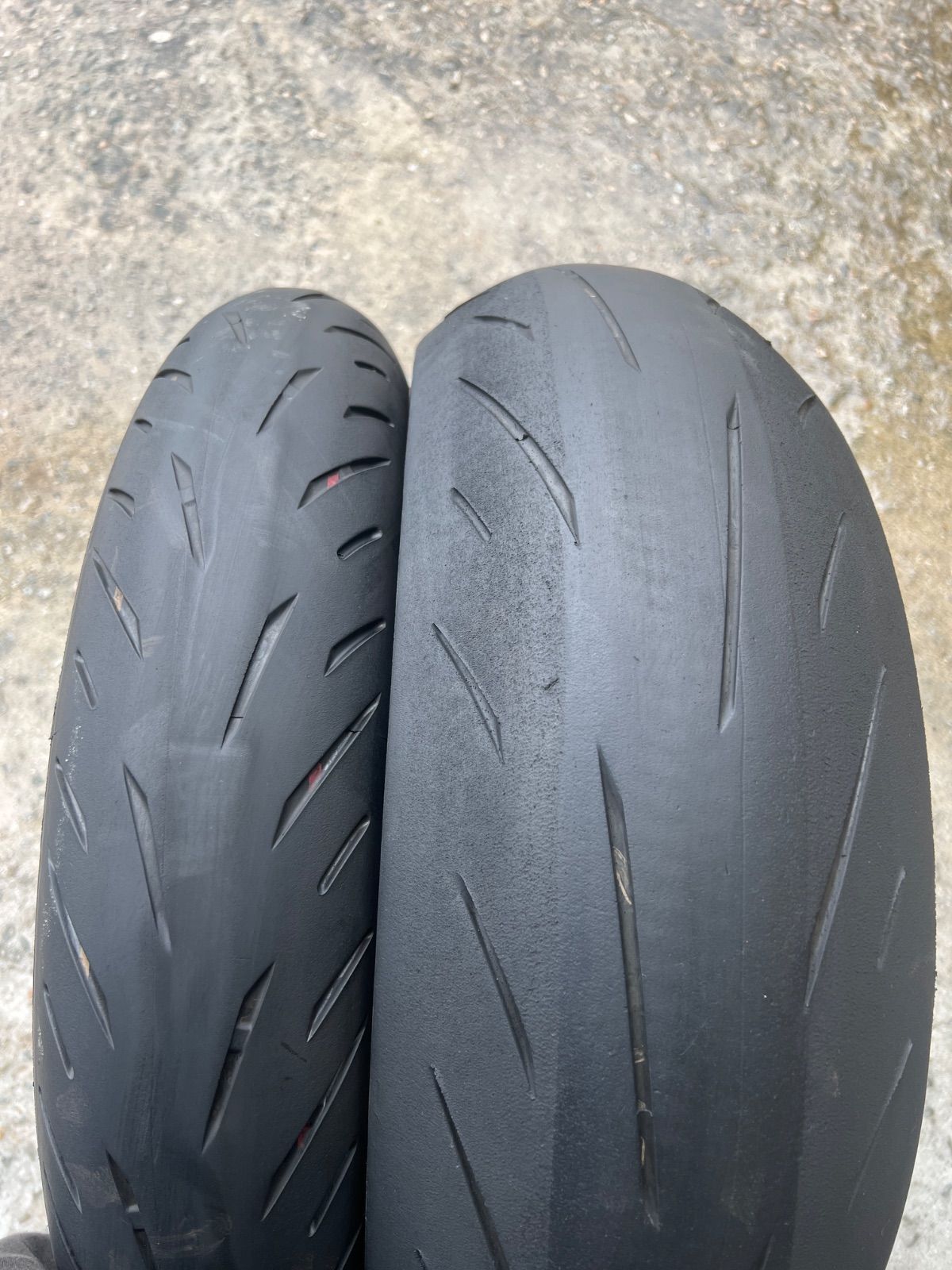 ヤマハ XJR1300 ブリヂストン S22 前後タイヤ交換 - NAPS-ON
