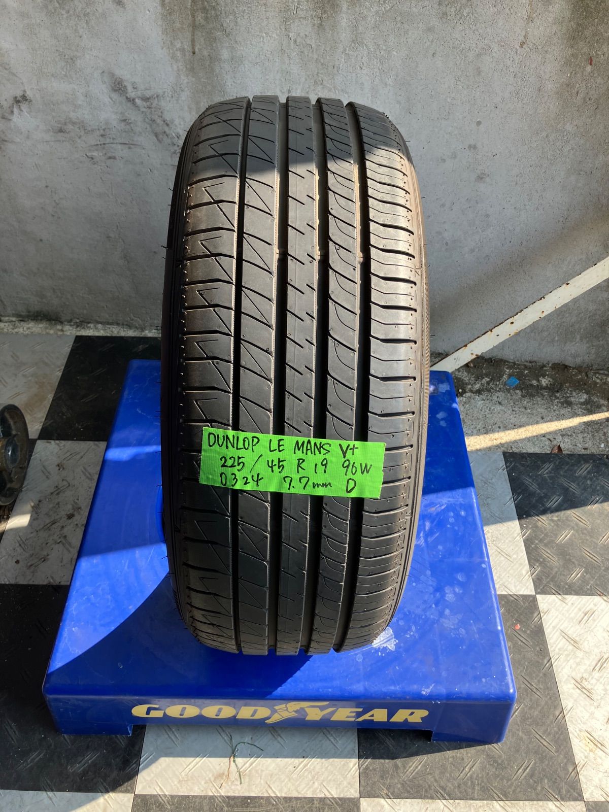 山あり！　225/40R19　ルマンⅤ　19年製1本　20年製3本　4本セット ダンロップ(DUNLOP) 225⁄40R19 89W LE MANS V+ 1本