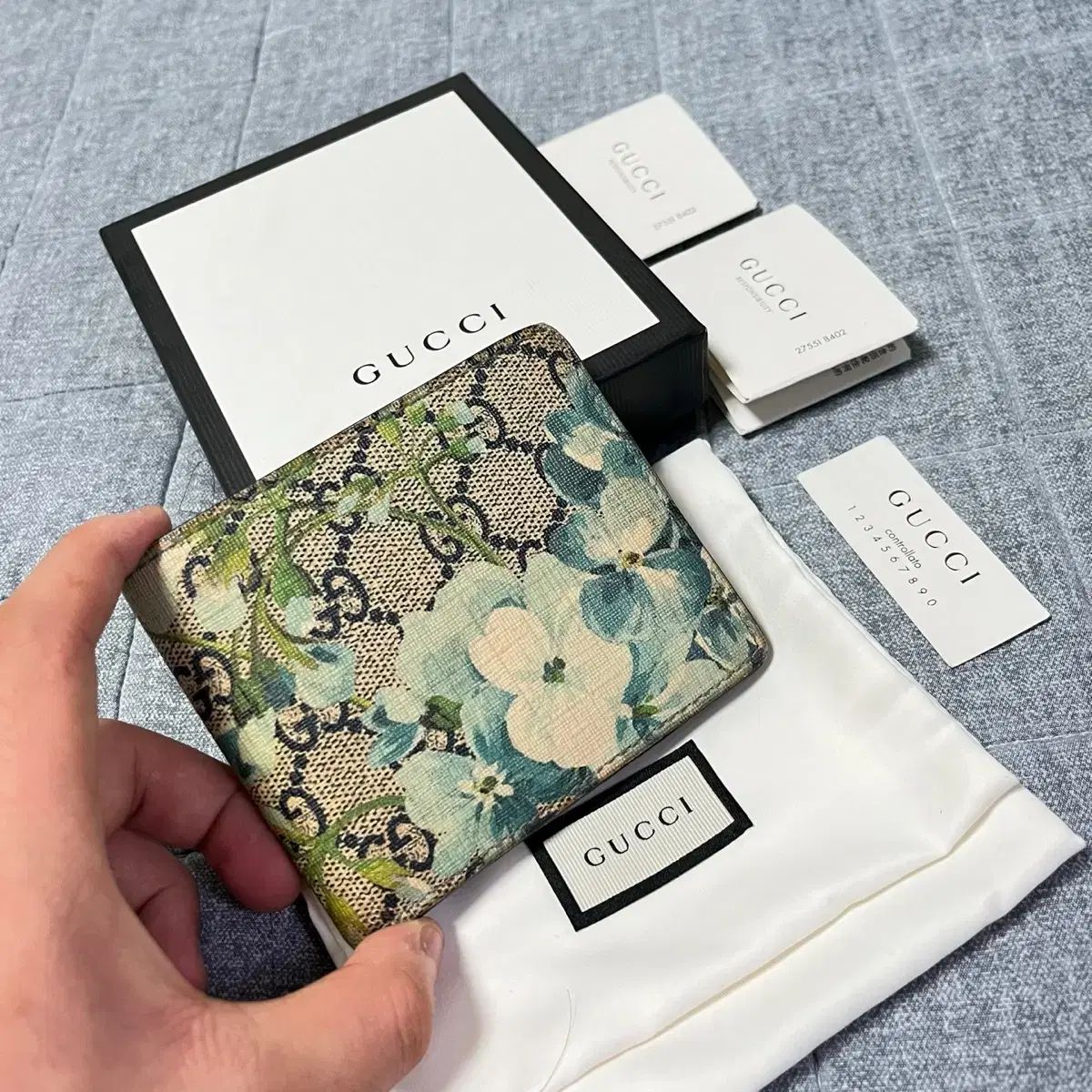 雷市場（ポンジャン）商品韓国直送】 GUCCI(グッチ) 限定版 ブルーム 二つ折り財布 - メルカリ