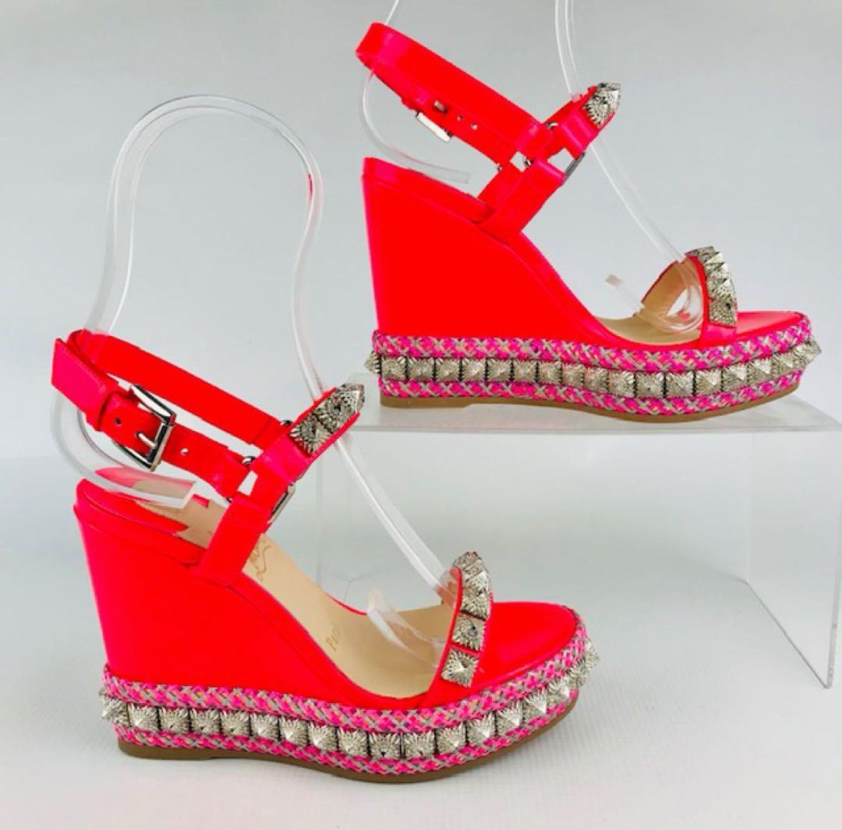 新品未使用☆Christian Louboutin・クリスチャンルブタン PYRA 新品未使用☆Christian Louboutin・クリスチャンルブタン PYRA