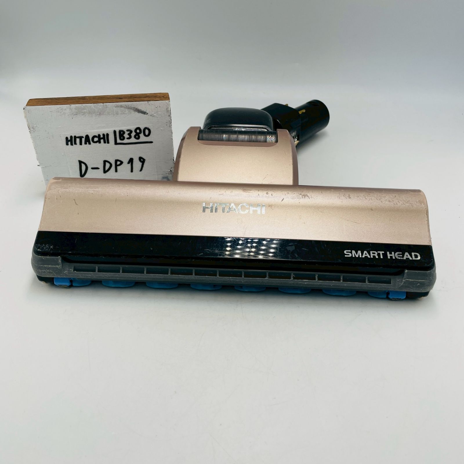 簡易清掃済 日立 型番 D-DP19 掃除機 ヘッド 回転ブラシ 床ブラシ クリーナー HITACHI 色 金 ゴールド 黒 ブラック 管理番号 B380