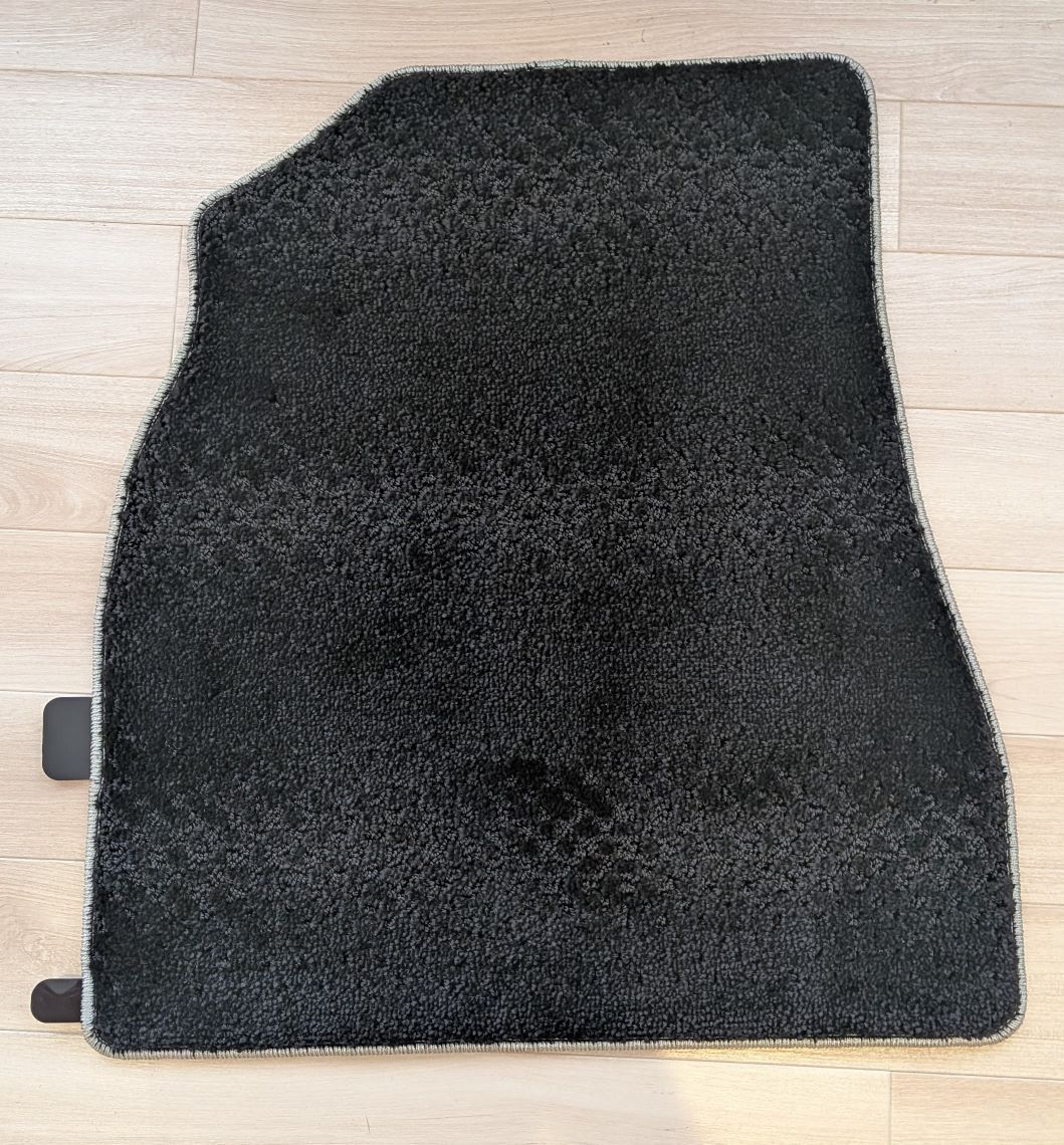 80系ノア ヴォクシー エクァイア 7人乗りガソリン車用 フロアマット ブラック×シルバー BILLOVLOGS_CO_UK