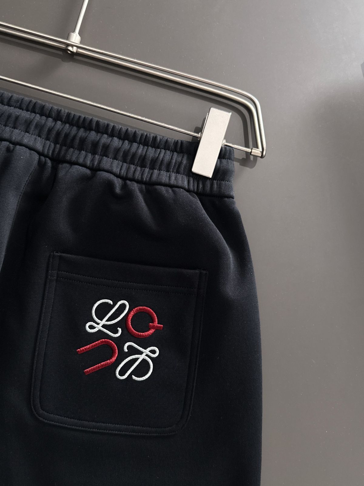 磨かれた 今日 LOEWE 350g デュアルサテントップ ブラック