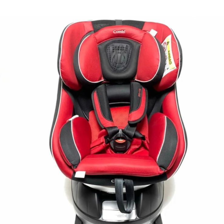 Combi チャイルドシート 赤と黒 ISOFIX対応 リクライニング機能付き