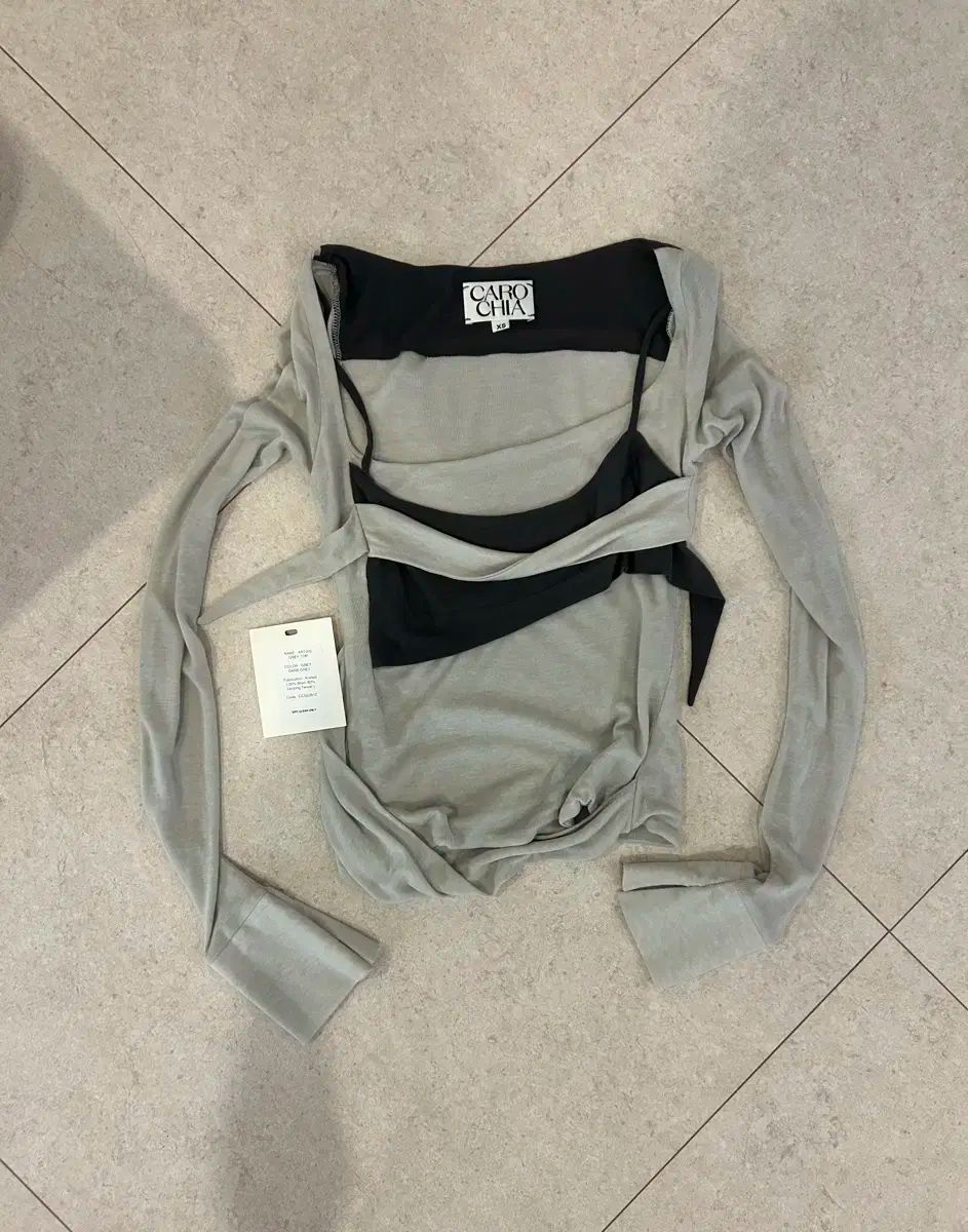 caro chia artios grey top
