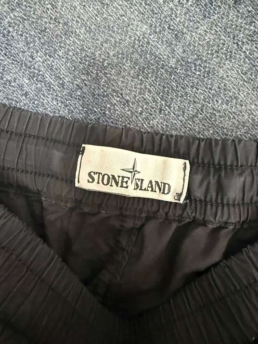 ストーンアイランド カーゴパンツ