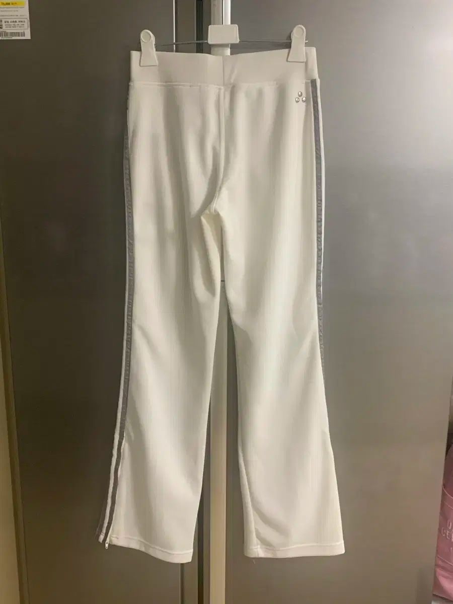 adidas アディダス グリッター ロゴ パンツ