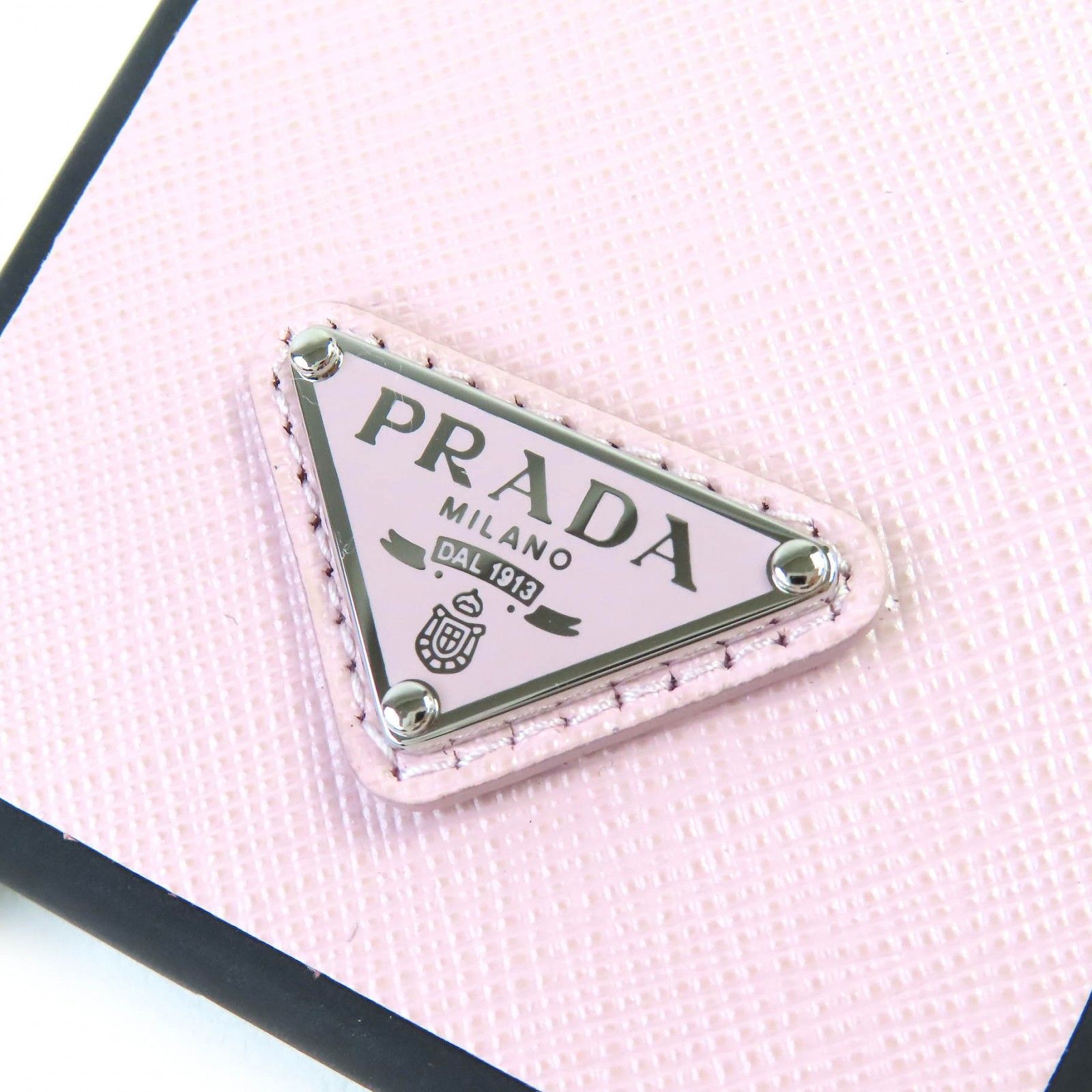 サフィアーノレザー