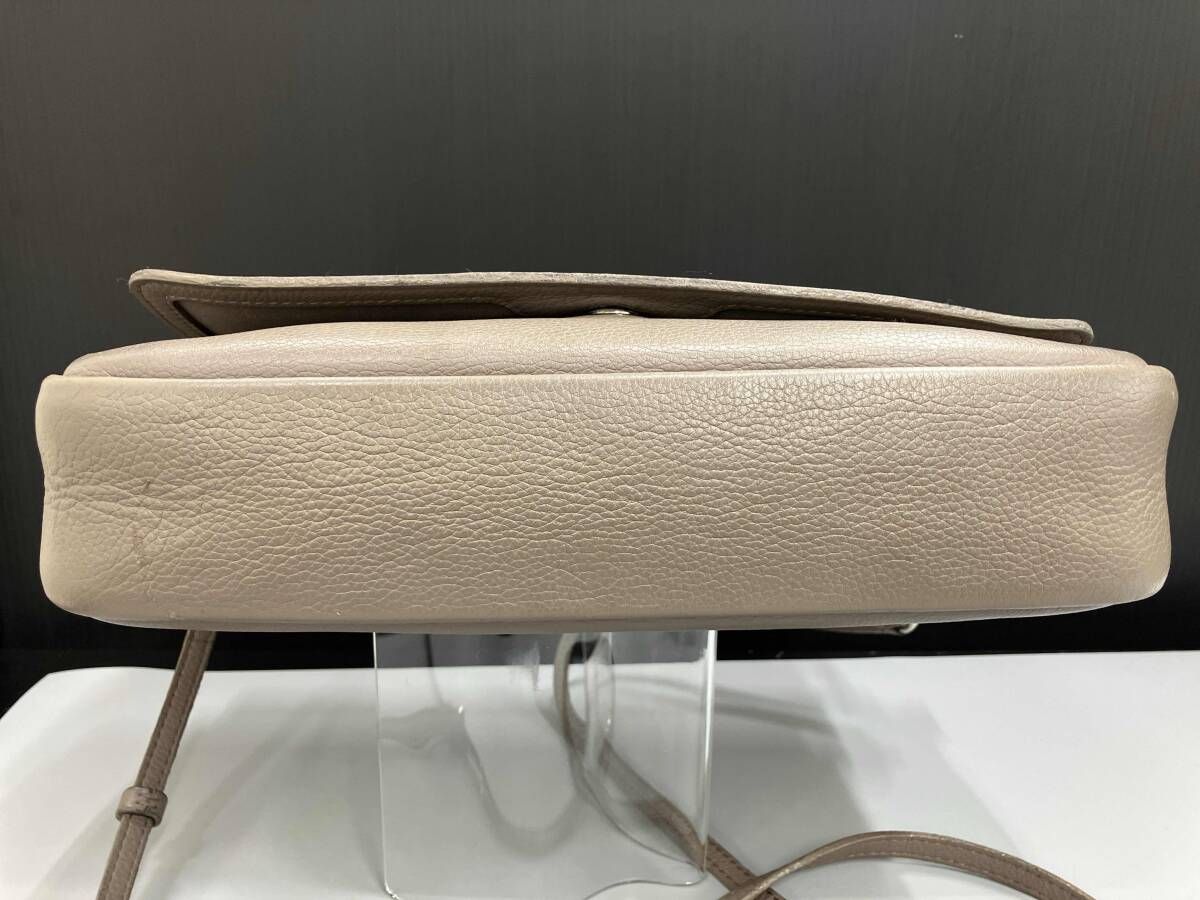 外寸目安W30H19D6 cm