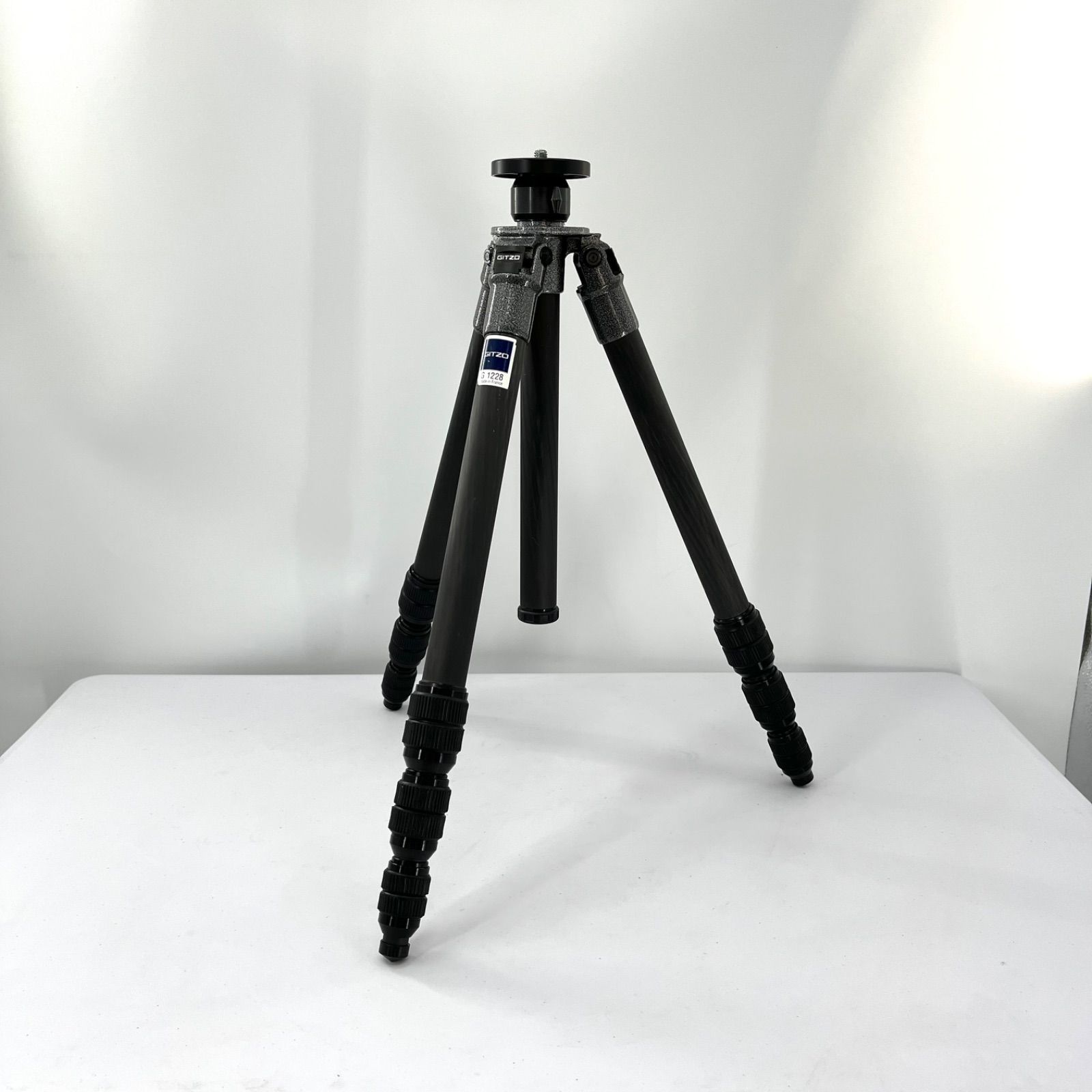GITZO G1228 カーボン 三脚 G1275M 雲台 Velbon シュー GITZO GITZO G1228 カーボン 三脚 G1275M 雲台 Velbon シュー GITZO