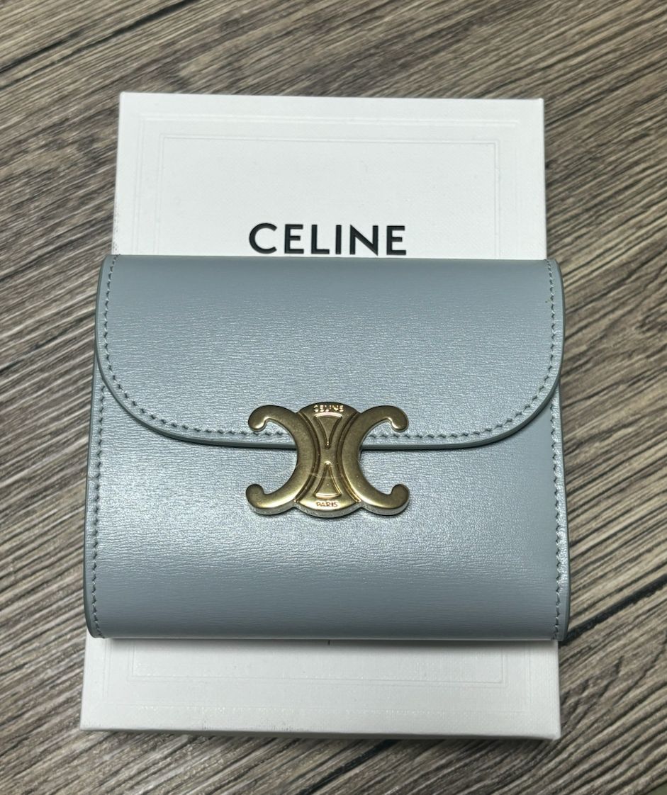 新品未使用☆CELINE トリオンフ ミニ 財布 アイスブルー - メルカリ
