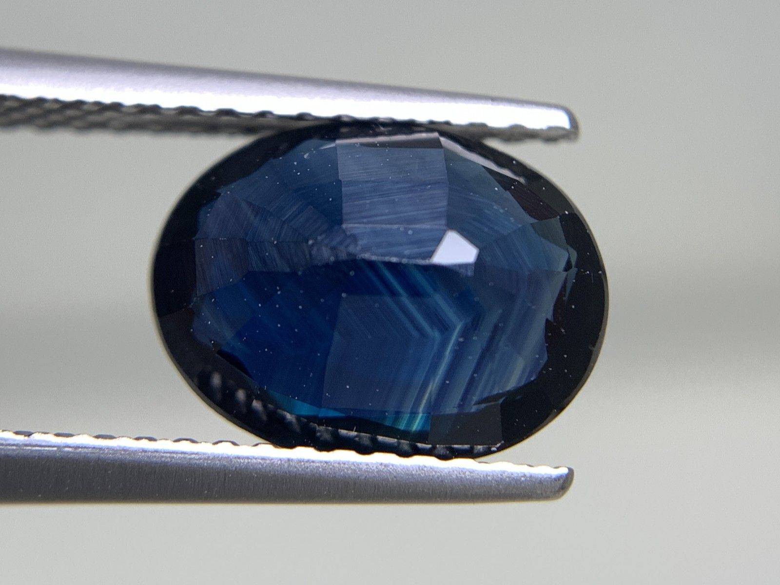 サファイア 天然 2.630ct 中央宝石ソーティング付き 10.10㎜×7.82  