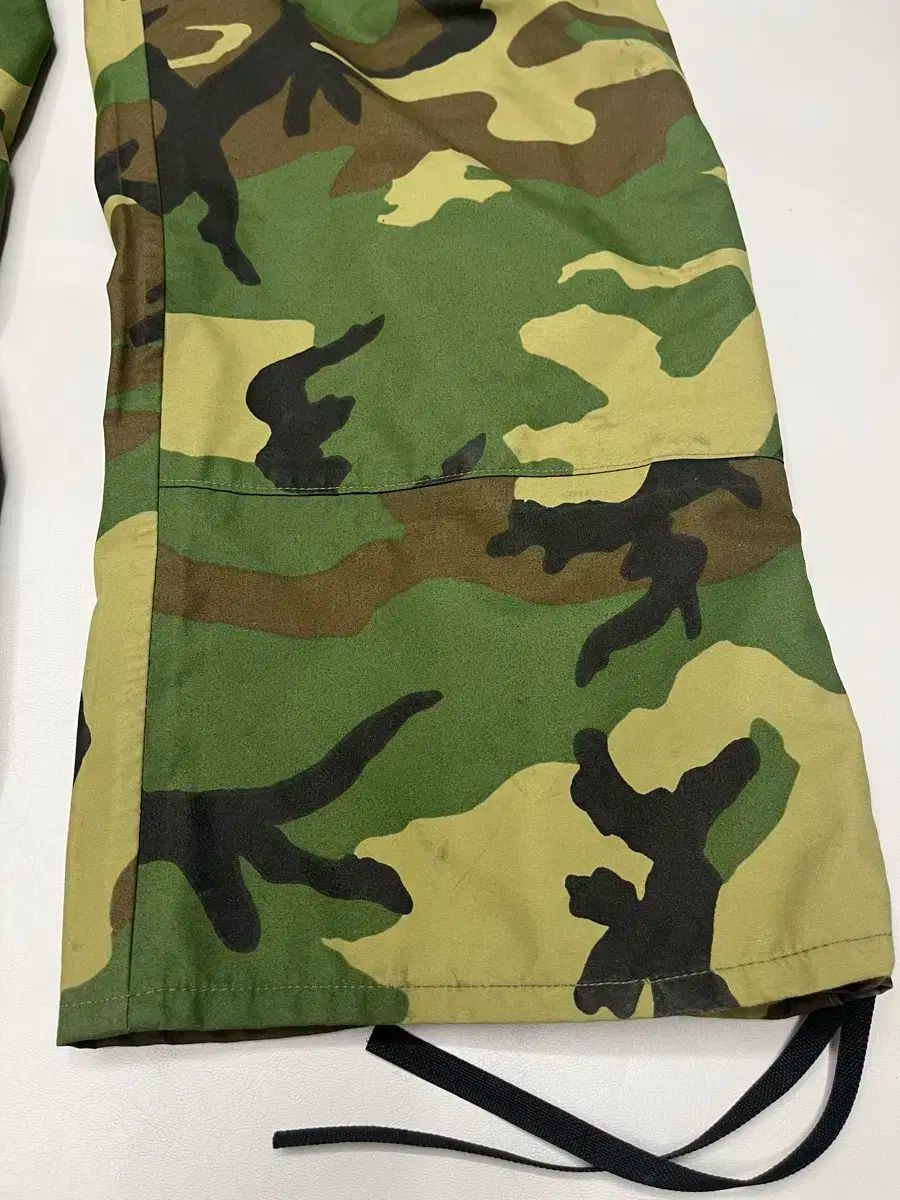 米軍 ウッドランド GORE-TEX₍ゴアテックス ) パンツ Large ー