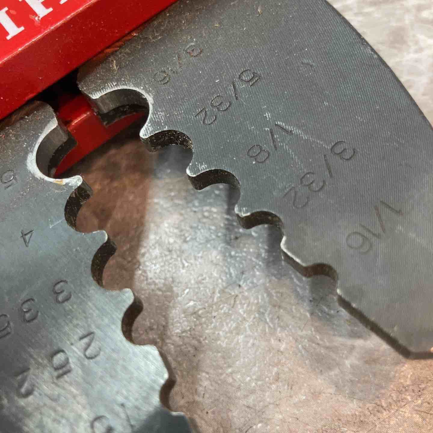 アルミスリーブかしめ機