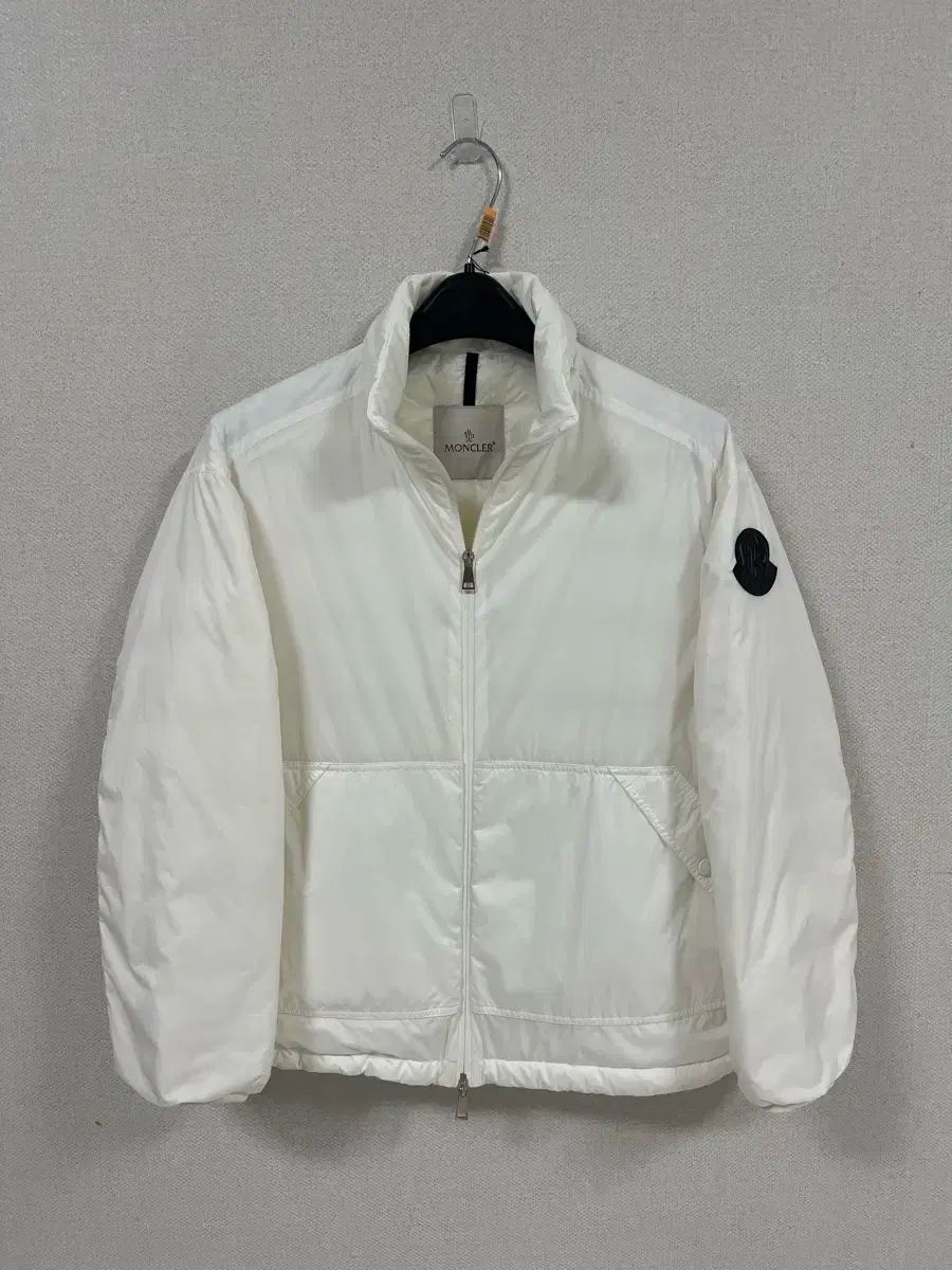 モンクレール ウィンドブレーカー モンクレール ウィンドブレーカー4a